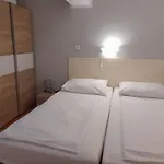 Dragica アパート ポレッチ